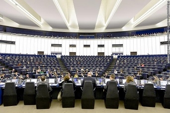 Los eurodiputados piden más controles en las exportaciones de armas